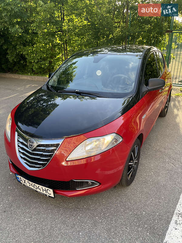 Хэтчбек Lancia Ypsilon 2012 в Харькове