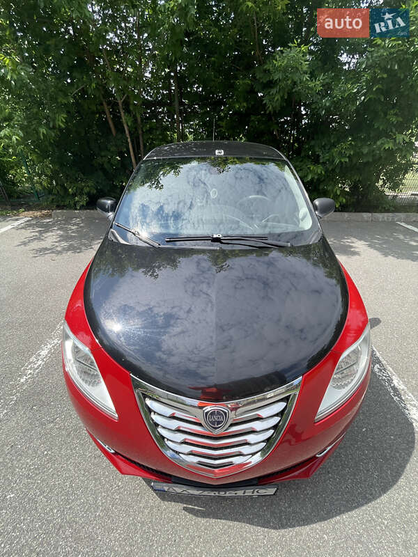 Хэтчбек Lancia Ypsilon 2012 в Харькове