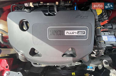 Хэтчбек Lancia Ypsilon 2012 в 