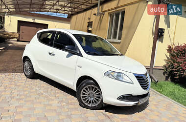 Хэтчбек Lancia Ypsilon 2012 в Харькове