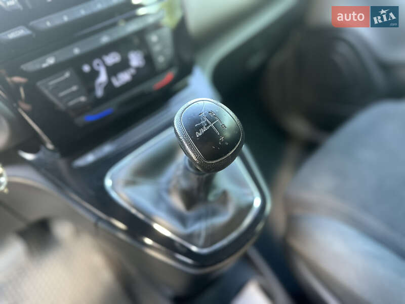 Хетчбек Lancia Ypsilon 2012 в Києві