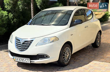 Хэтчбек Lancia Ypsilon 2012 в 
