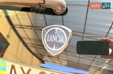 Хэтчбек Lancia Ypsilon 2012 в 