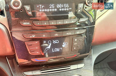 Хэтчбек Lancia Ypsilon 2012 в 
