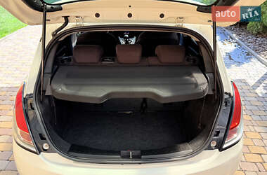 Хэтчбек Lancia Ypsilon 2012 в 
