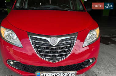 Хэтчбек Lancia Ypsilon 2012 в Львове