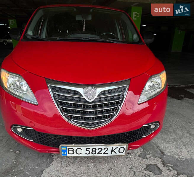 Lancia Ypsilon 2012
