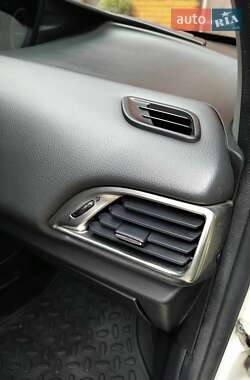 Хэтчбек Lancia Ypsilon 2012 в 