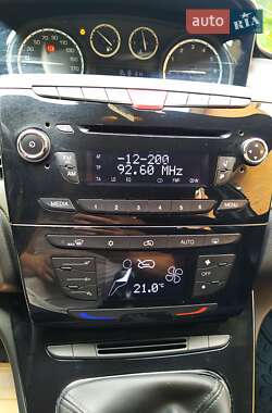Хэтчбек Lancia Ypsilon 2012 в 