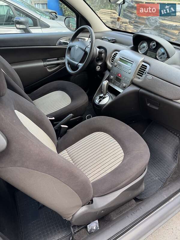 Хэтчбек Lancia Ypsilon 2008 в Обухове