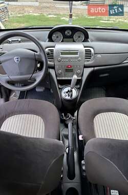Хэтчбек Lancia Ypsilon 2008 в 