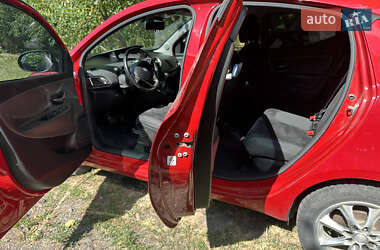Хэтчбек Lancia Ypsilon 2012 в 