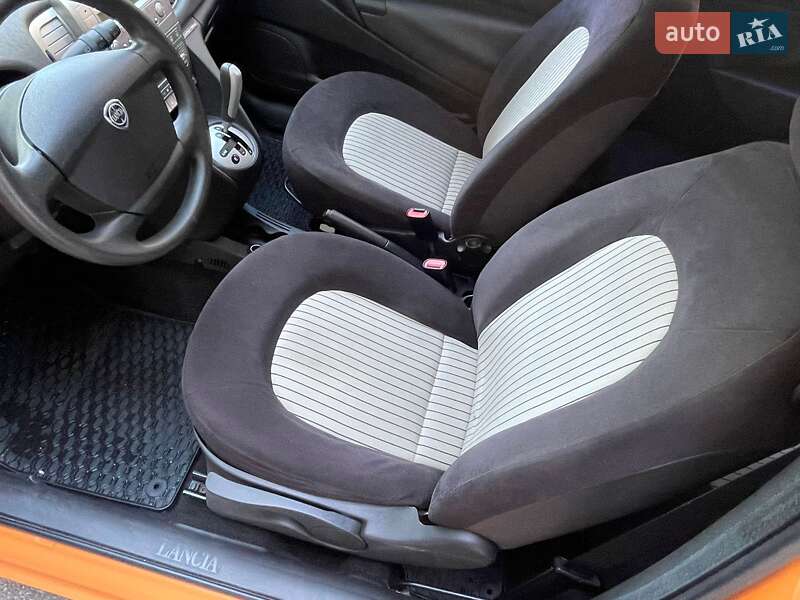Хэтчбек Lancia Ypsilon 2008 в Киеве фото 22 Хэтчбек Lancia Ypsilon 2008 в Киеве