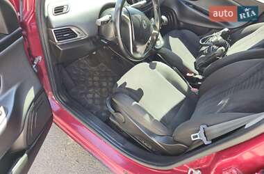 Хетчбек Lancia Ypsilon 2013 в 