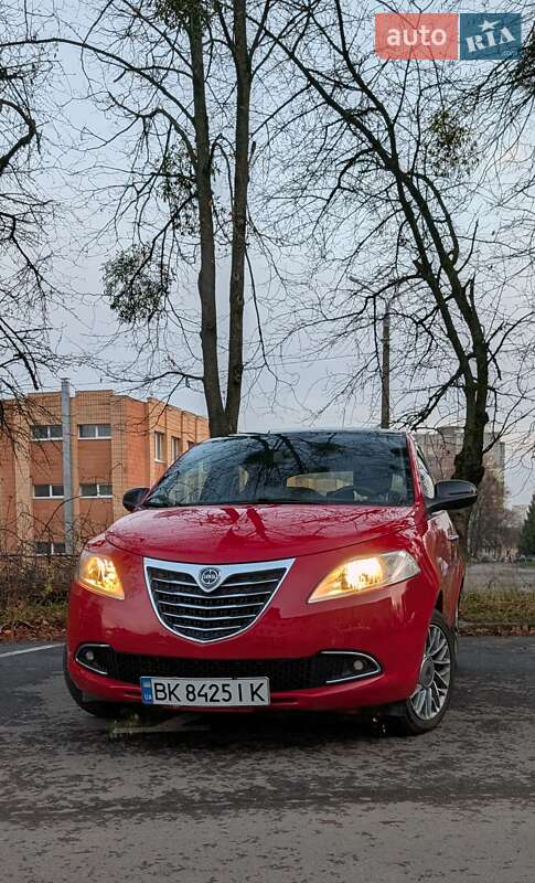 Хетчбек Lancia Ypsilon 2012 в Рівному фото 10 Хетчбек Lancia Ypsilon 2012 в Рівному