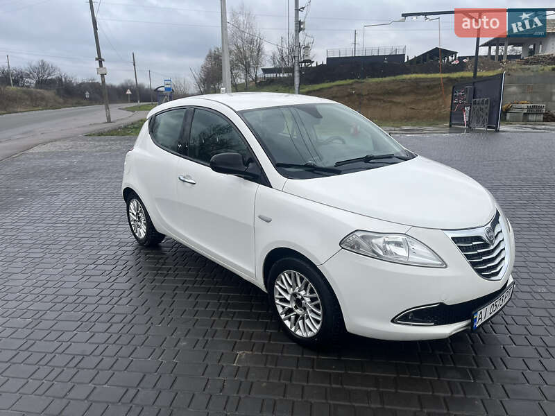 Lancia Ypsilon 2013 Lancia Ypsilon 2013
