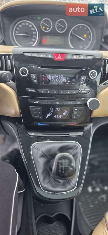 Хэтчбек Lancia Ypsilon 2012 в Дубно