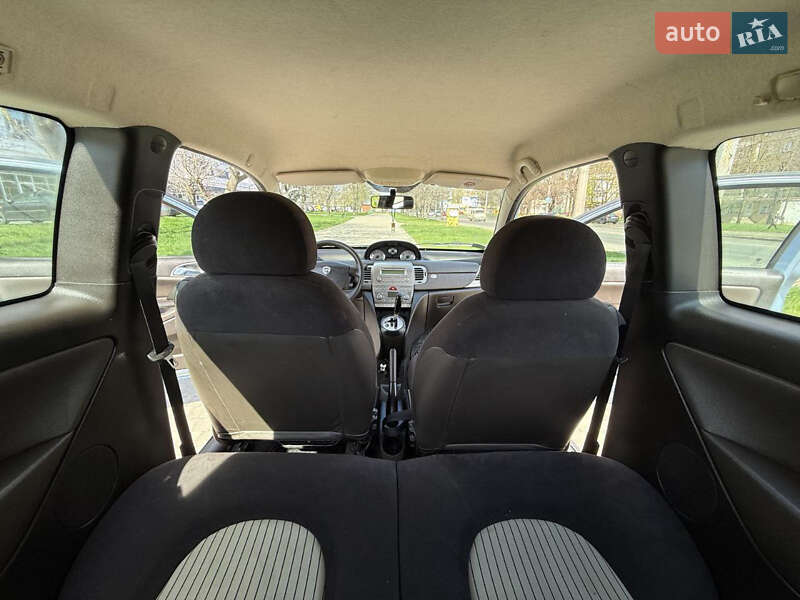 Хэтчбек Lancia Ypsilon 2008 в Раздельной