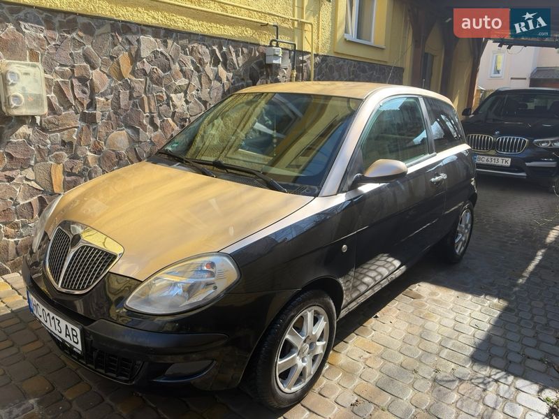 Хетчбек Lancia Ypsilon 2005 в Львові