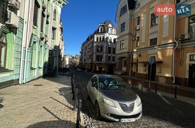 Хэтчбек Lancia Ypsilon 2012 в Киеве