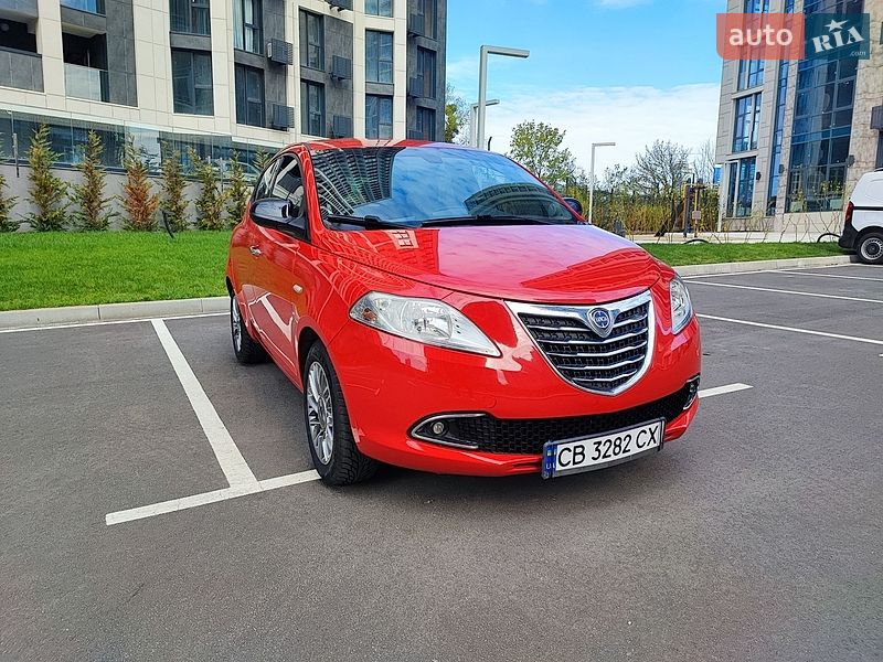 Lancia Ypsilon 2012