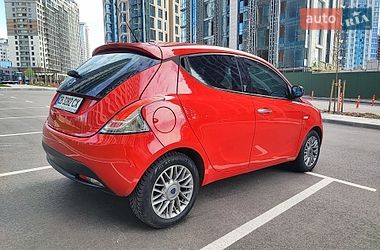 Хэтчбек Lancia Ypsilon 2012 в Киеве