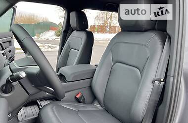 Внедорожник / Кроссовер Land Rover Defender 2022 в 