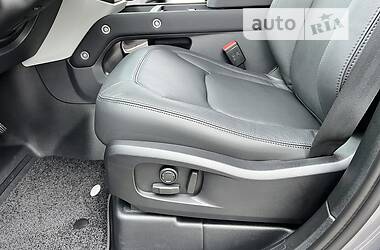Внедорожник / Кроссовер Land Rover Defender 2022 в 