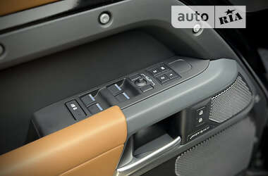 Внедорожник / Кроссовер Land Rover Defender 2022 в 