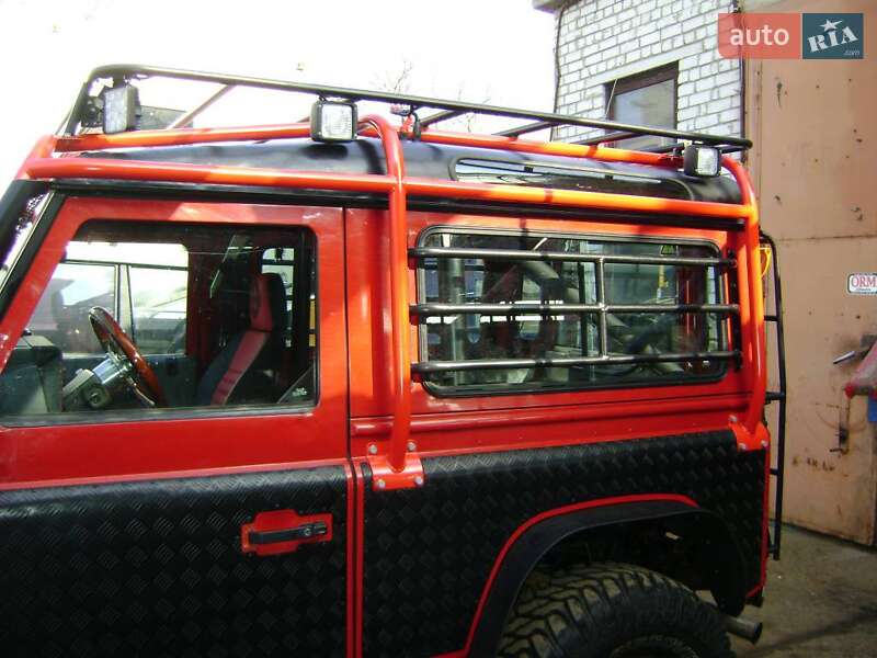 Позашляховик / Кросовер Land Rover Defender 1998 в Києві