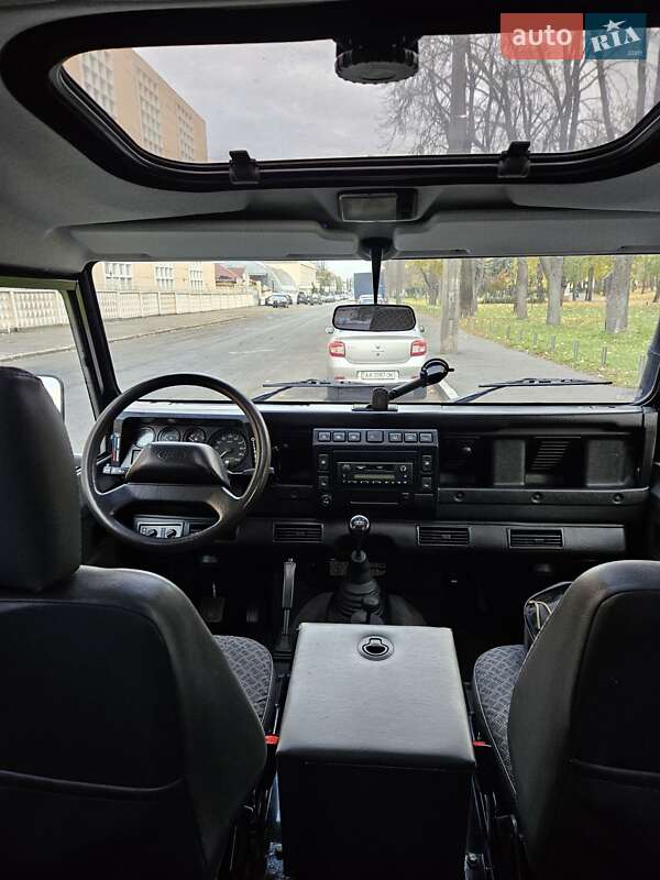 Позашляховик / Кросовер Land Rover Defender 2002 в Києві
