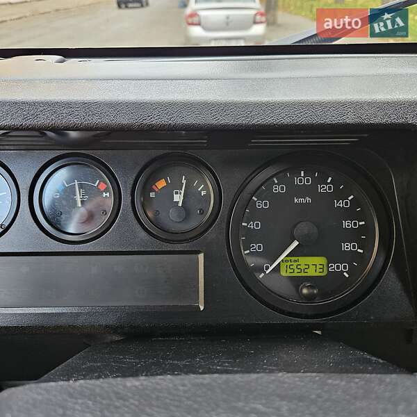 Позашляховик / Кросовер Land Rover Defender 2002 в Києві