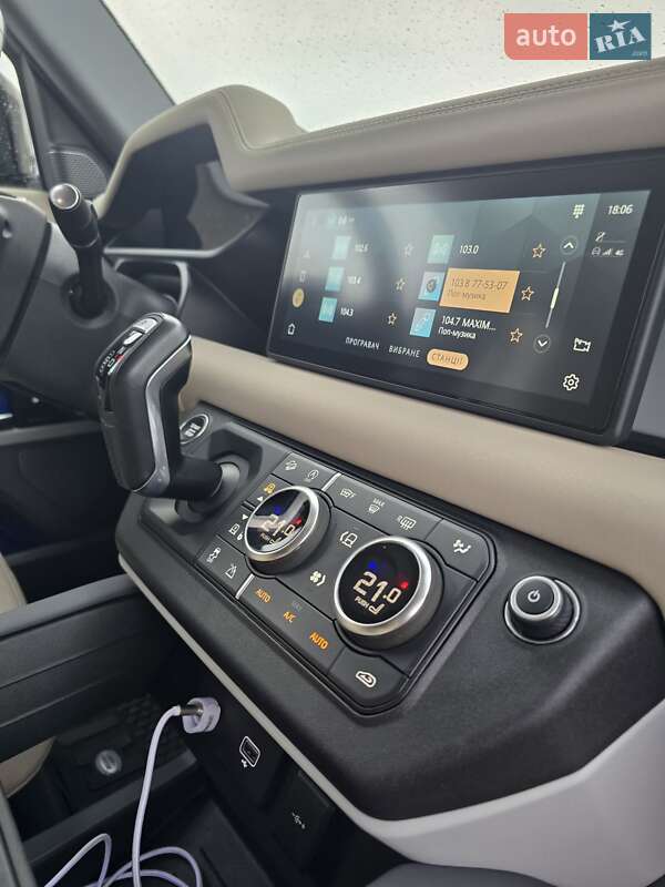 Позашляховик / Кросовер Land Rover Defender 2022 в Івано-Франківську
