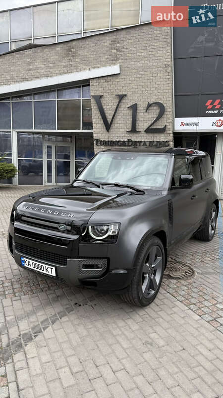 Внедорожник / Кроссовер Land Rover Defender 2022 в 