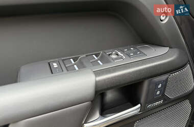 Внедорожник / Кроссовер Land Rover Defender 2022 в 