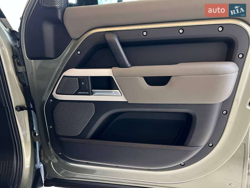 Внедорожник / Кроссовер Land Rover Defender 2020 в Киеве