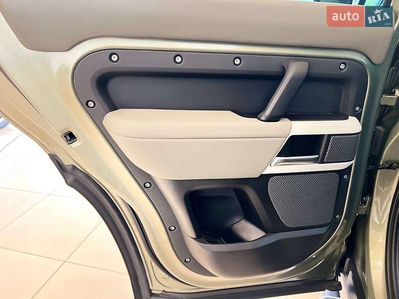 Внедорожник / Кроссовер Land Rover Defender 2020 в Киеве