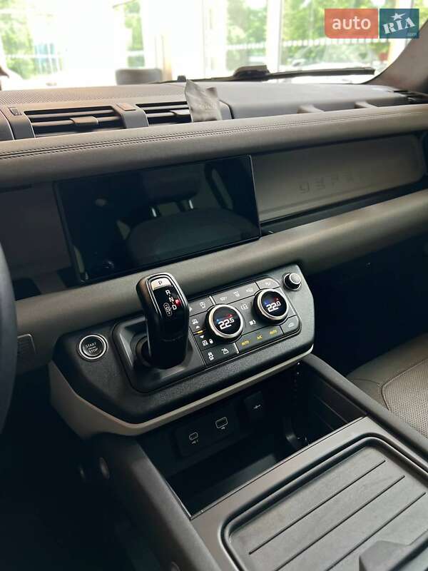 Внедорожник / Кроссовер Land Rover Defender 2020 в Киеве