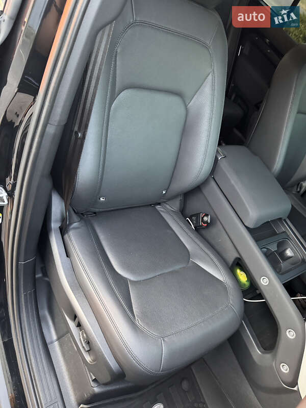 Позашляховик / Кросовер Land Rover Defender 2022 в Дніпрі