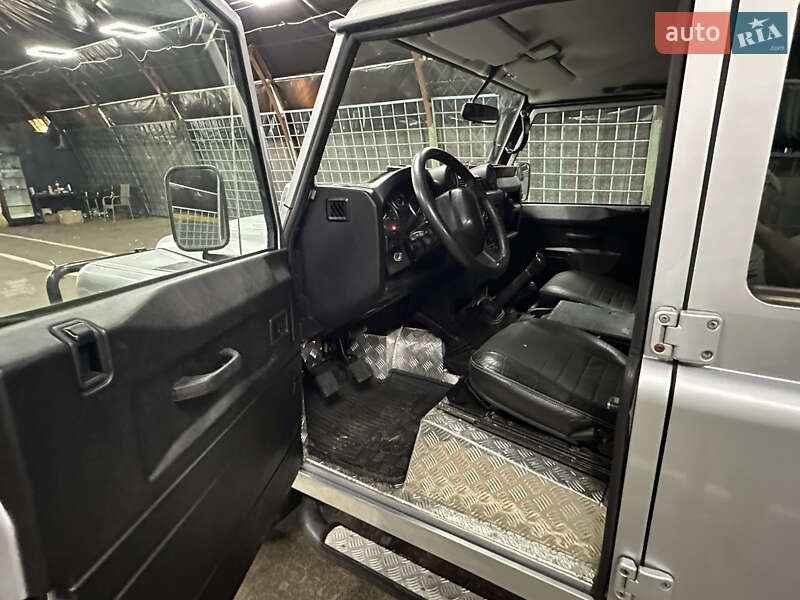 Внедорожник / Кроссовер Land Rover Defender 2007 в Киеве