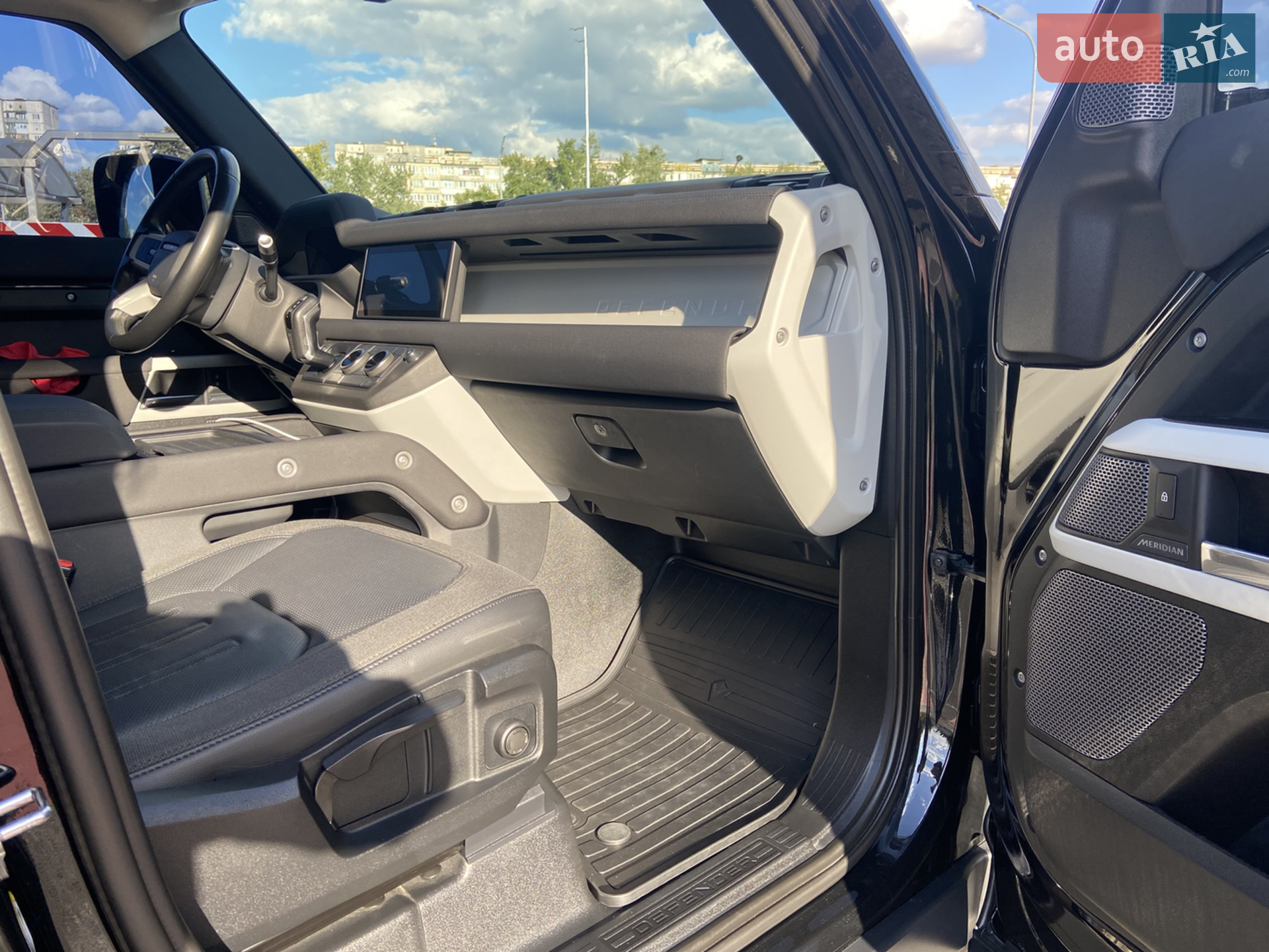 2020 Land Rover Defender - мініатюра 18