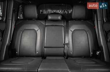 Внедорожник / Кроссовер Land Rover Defender 2022 в 