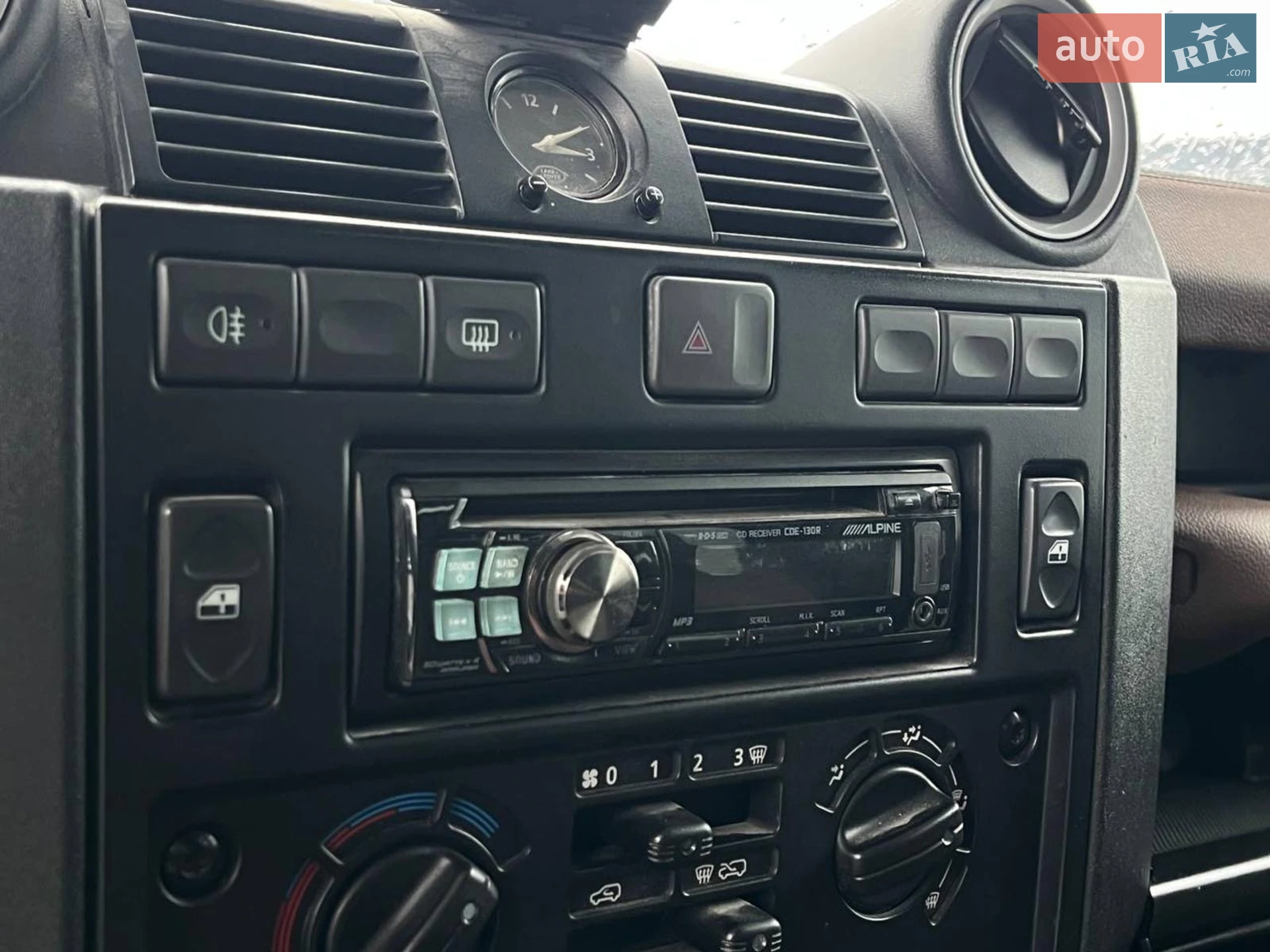 2013 Land Rover Defender - мініатюра 17