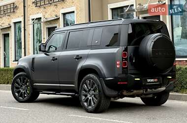 Внедорожник / Кроссовер Land Rover Defender 2022 в 