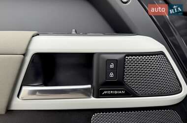 Внедорожник / Кроссовер Land Rover Defender 2022 в 