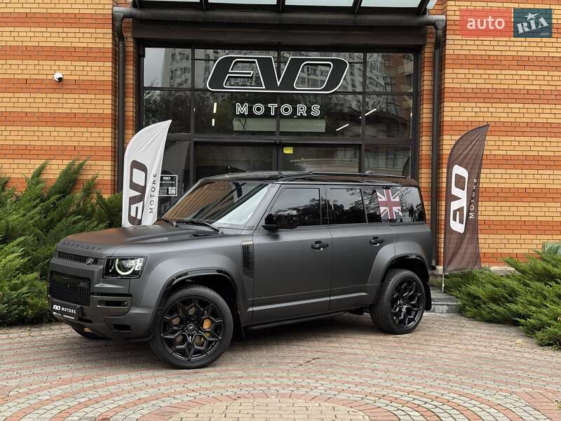 Land Rover Defender 2025