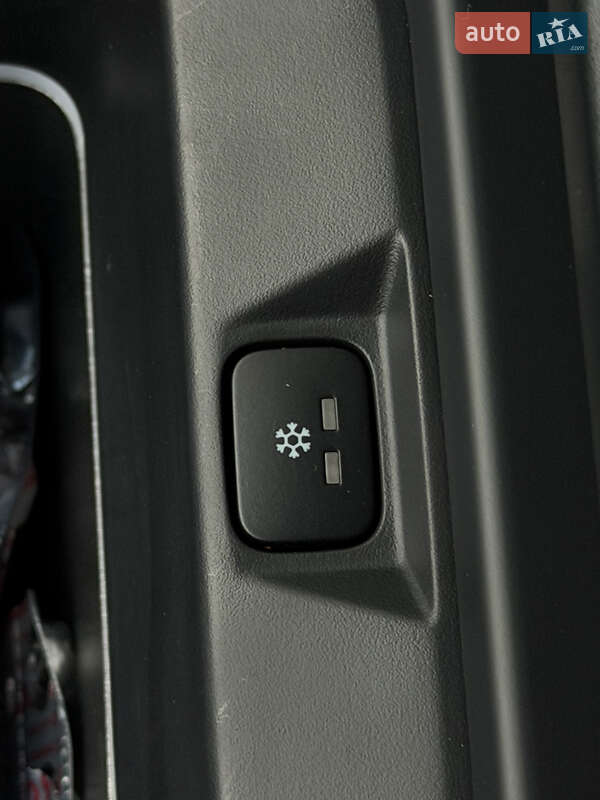 Внедорожник / Кроссовер Land Rover Defender 2023 в Днепре