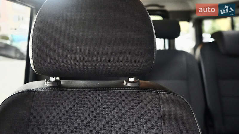 Внедорожник / Кроссовер Land Rover Defender 2015 в Львове