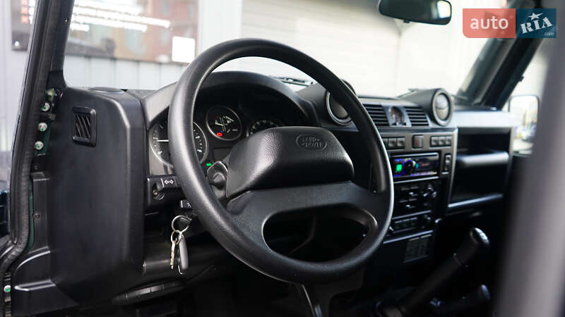 Внедорожник / Кроссовер Land Rover Defender 2015 в Львове