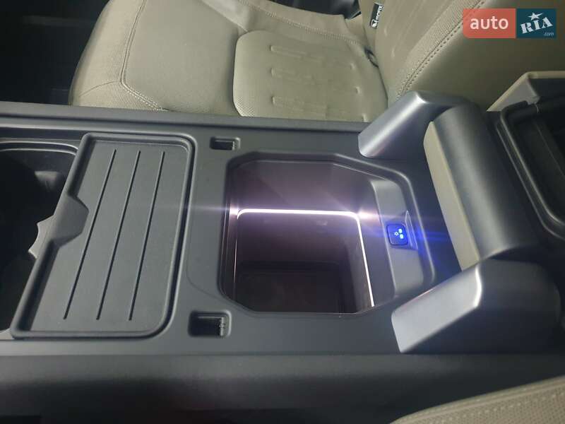 Внедорожник / Кроссовер Land Rover Defender 2020 в Киеве